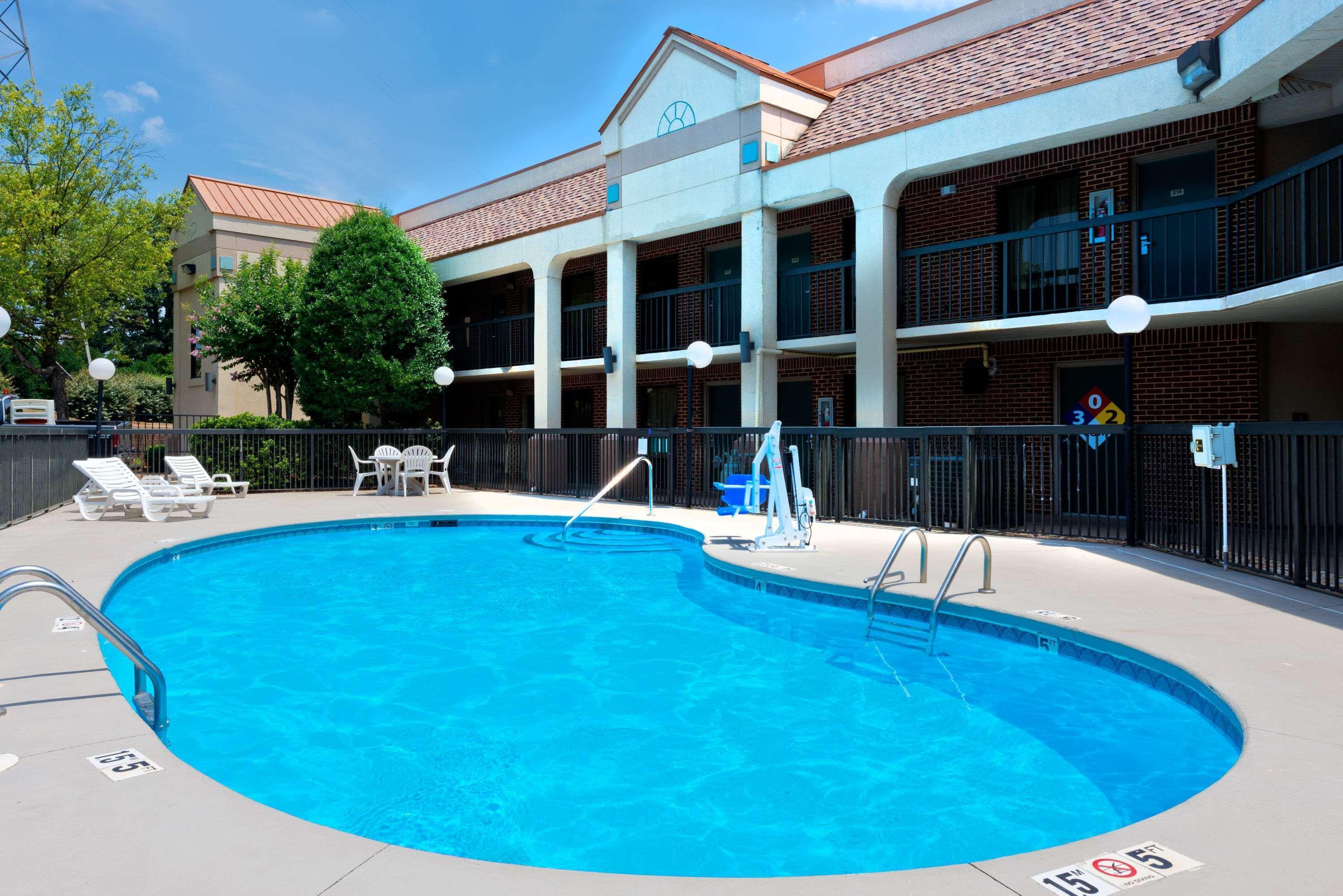 Super 8 By Wyndham Huntersville/Charlotte Area Экстерьер фото