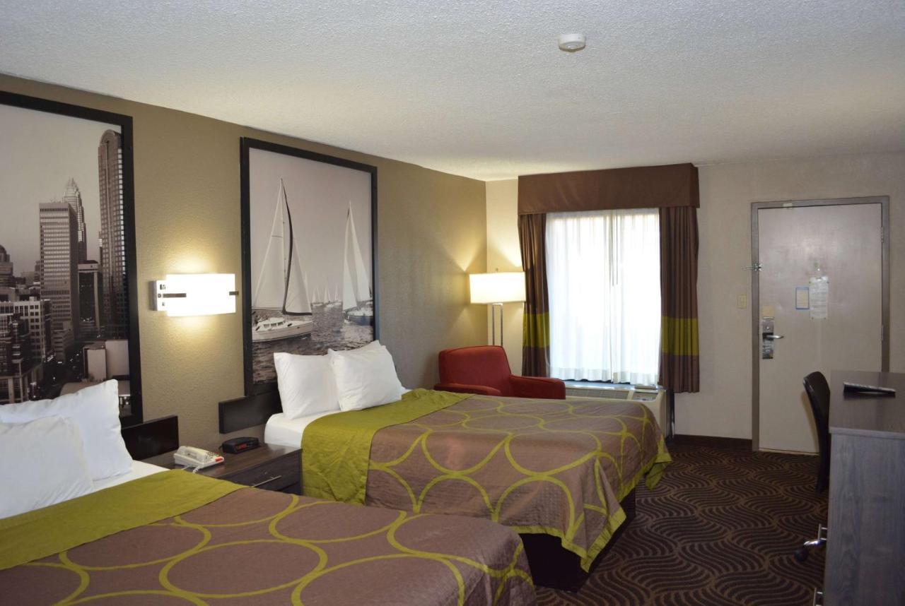 Super 8 By Wyndham Huntersville/Charlotte Area Экстерьер фото