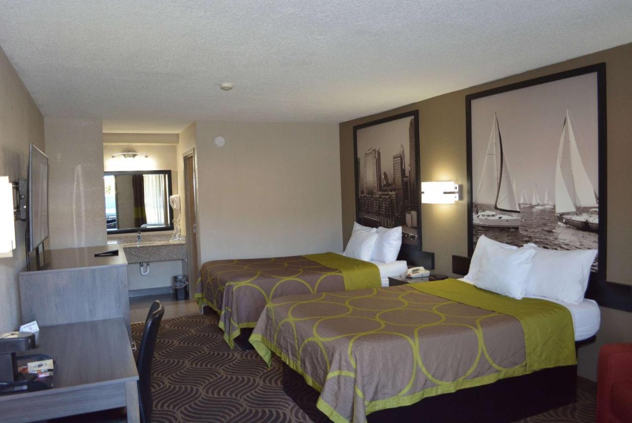 Super 8 By Wyndham Huntersville/Charlotte Area Экстерьер фото