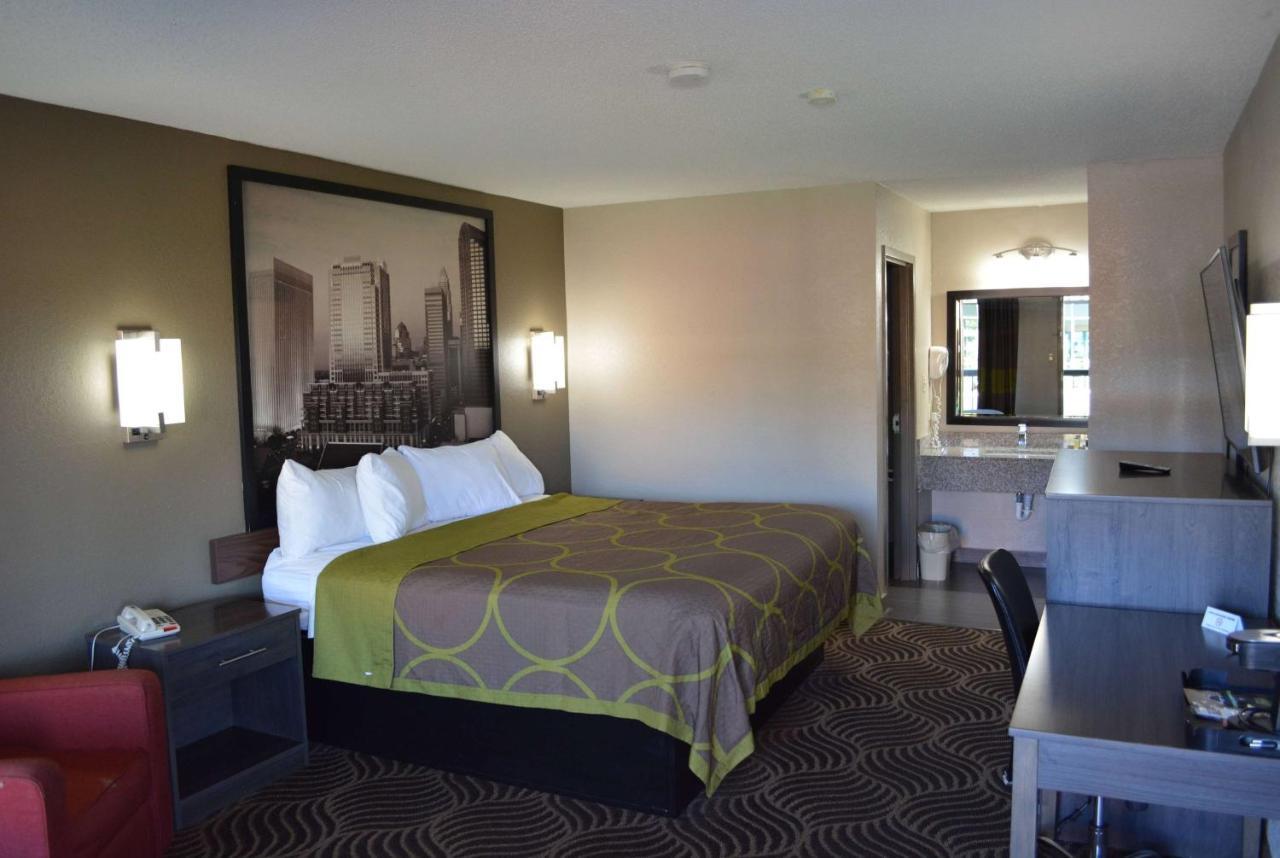 Super 8 By Wyndham Huntersville/Charlotte Area Экстерьер фото