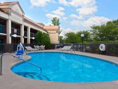 Super 8 By Wyndham Huntersville/Charlotte Area Экстерьер фото